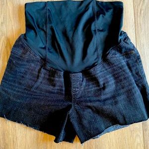 Size 8 Isabel maternity shorts